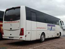 Mercedes Sundancer von BoyTours aus Deutschland im Stadthafen Sassnitz am 22.10.2016