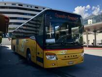 Setra 415 UL als Open Air Shuttle am 19.8.17 beim Bhf Visp abgestellt.