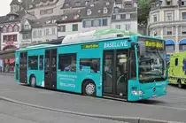 Mercedes Citaro 801, mit der Werbung für Basel Live.ch, auf der wohl kürzesten Buslinie der Schweiz. Der Barfi Bus fährt während der Bauphase am Steinenberg vom Barfüsserplatz zur Schifflände. Die Aufnahme stammt vom 13.09.2017.