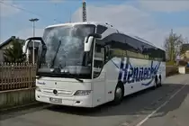 . OE-XH 600, Mercedes Benz Tourismo von Henneke, gesehen am 08.04.2017 in Grevenbrück am Bahnhof.
