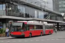 NAW Hess Trolleybus 10, auf der Linie 20, bedient die Haltestelle beim Bahnhof Bern. Die Aufnahme stammt vom 09.06.2017.
