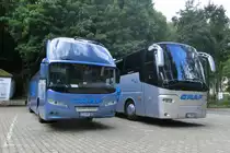 1 Neoplan Cityliner und 1 VDL Bova Magiq von Graf Busreisen am 15.9.2017 in Bad Bergzabern