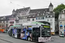 Mercedes Citaro 804, mit der Werbung für Tally Weijl, auf der wohl kürzesten Buslinie der Schweiz. Der Barfi Bus fährt während der Bauphase am Steinenberg vom Barfüsserplatz zur Schifflände. Die Aufnahme stammt vom 13.09.2017.