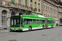 Mercedes Citaro 856, mit der Erdgas Werbung, auf der Linie 10, bedient die Haltestelle beim Bundesplatz. Die Aufnahme stammt vom 25.08.2017.