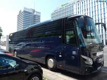 VDL Futura von Kögel aus Deutschland mit Anhänger in Berlin am 08.06.2016