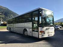 Setra 315 H der Zillertalbahn am 11.10.17 beim Bahnhof Fügen.