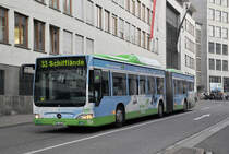 Mercedes Citaro 728, mit der Erdgas Werbung, auf der Linie 33. fährt zur Haltestelle Schifflände. Die Aufnahme stammt vom 10.10.2017.
