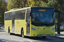 Scania von Postbus als Linie 4145 in Schönberg im Stubaital Ortsmitte. Aufgenommen 11.10.2017.