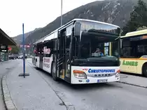 Setra 415 NF von Christophorus am 12.10.17 beim Bahnhof Mayrhofen.