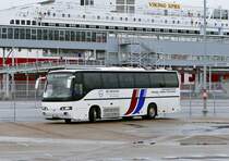 Volvo B12 Carrus Star 502 von 'OÜ GENITEH' in Tallinn -Hafen im August 2017.