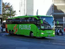 Flixbus Mercedes Benz Tourismo am 14.10.17 in Frankfurt am Main Hbf