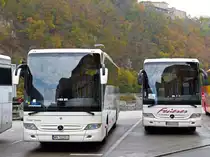 Zwei Mercedes Tourismo in Passau an der Schiffsanlegestelle 21.10.2017