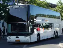 Van Hool TX27 von Betuwe Espress aus den Niederlanden in Berlin am 08.06.2016