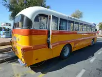 Dieser AEC Reliance fand eine neue Funktion als Verkaufsfahrzeug für Maltesische Souveniers. (Sliema, Oktober 2017)