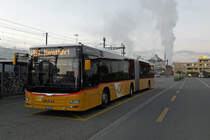 PTT: Impressionen vom Postautobetrieb in Aarberg. Ab dem Bahnhofplatz verkehren mehr Postautos in verschiedene Richtungen als Züge. Dabei trifft man vom alten FBW über den Gelenker bis zum Dreiachser. Die Aufnahmen entstanden am 30. September 2017.
Foto: Walter Ruetsch