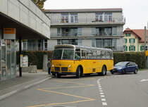 PTT: Impressionen vom Postautobetrieb in Aarberg. Ab dem Bahnhofplatz verkehren mehr Postautos in verschiedene Richtungen als Züge. Dabei trifft man vom alten FBW über den Gelenker bis zum Dreiachser. Die Aufnahmen entstanden am 30. September 2017.
Foto: Walter Ruetsch