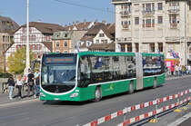 Mercedes Citaro 7034, auf der Linie 34, überquert die Mittlere Rheinbrücke. Die Aufnahme stammt vom 14.10.2017.