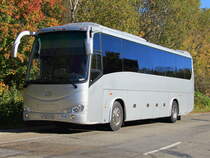 King Long XMQ6127C steht am 22. September 2017 vor dem Bolschechechzirskij-Naturpark nahe Ulan Ude.