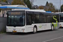 . SL 3249, MAN Lion's City von Sales Lentz ist am 28.10.2017 als SEV an der Nordstrecke im Einsatz, hier wartet er nahe dem Bahnhof von Ettelbrück auf die Ankunft des Zuges aus Richtung Luxemburg.