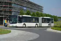 Am 04.06.2016 fährt OHV-VK 53 für die ILA 2016 auf der Shuttle Linie  R . Aufgenommen wurde ein MAN Lion's City G.