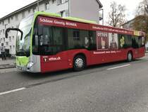 MB C2 der Busland AG mit Ottos Werbung, am 4.11.17 bei Kirchbeerg-Alchenflüh Bahnhof.
