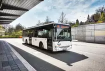 Ein IVECO Crossway von DB-Frankenbus erreich am 10.4.2017 die Haltestelle Coburg Bahnhof/ZOB.
Unterwegs war der Bus auf der Kfl. 8306 als Kurs 048 (Mitwitz Kronacher Straße - Ebersdorf (b. Co.) Bahnübergang - Oberfüllbach - Coburg Bahnhof/ZOB).
