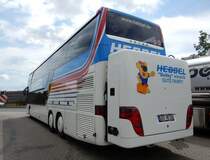 Setra 428 Doppelstock Reisebus von Hebbel Reisen Leverkusen am 07.06.17 auf einer Raststätte der A2.