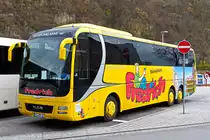 MAN Reisebus von fredrich Reisen aus Hessen an der Bootsanlegestelle in Passau 11.11.2017