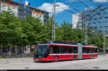 Obus Salzburg Trollino 362 am 26. Mai 2017 am Hauptbahnhof.