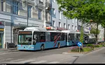 Lup St. Pölten (ÖBB Postbus). Zwei CNG Citaro warten am 27. Mai 2017 am Bahnhof auf die Abfahrt.