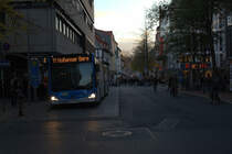 Linie 11 zum Holtenser Berg an der Haltestelle Weender Str. Ost. Göttingen 17.11.2017 16:48 Uhr