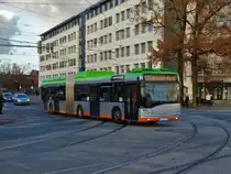 ÜSTRAHannoversche Verkehrsbetriebe  Solaris Urbino 18 Hybrid am 17.11.17 auf der Linie 152 in Hannover