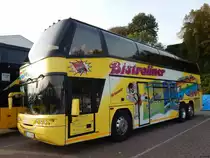 Neoplan Spaceliner von JobTours aus Deutschland im Stadthafen Sassnitz am 26.10.2014