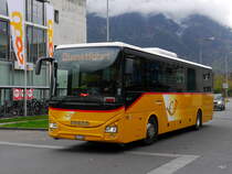 Postauto - Bahnersatz bei der ZB von Interlaken nach Brienz durch Postauto mit einem Iveci Irisbus Crossway  BE 474688  am 30.10.2017