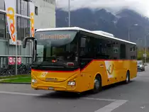Postauto - Bahnersatz bei der ZB von Interlaken nach Brienz durch Postauto mit einem Iveci Irisbus Crossway  BE 474688  am 30.10.2017