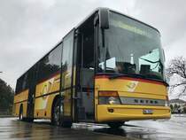 Setra 315 UL auf dem Bahnhofplatz Stans am 25.11.17.