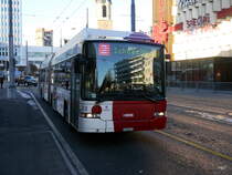 tpf - Hess Trolleybus Nr.518 FR 300433 unterwegs in der Stadt Freiburg am 07.12.2017