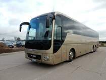 MAN Lions Coach Reisebus am 11.11.17 in Rostock bei Karls