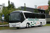 Neoplan Jetliner von Friedmann Reisen am 13.09.2017 in Bad Bergzabern