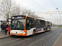 RNV Mercedes Benz Citaro 2 G Wagen 8196 am 16.12.17 in Heidelberg Hbf auf der Linie 32