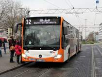 RNV Mercedes Benz Citaro 2 G Wagen 8196 am 16.12.17 in Heidelberg Hbf auf der Linie 32