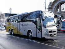 VBL - Volvo  Nr.804  LU  254230 bei en Haltestellen vor dem Bahnhof Luzern am 09.12.2017