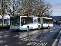 VBL - Mercedes Citaro Nr.153  LU 15053 unterwegs auf der Linie 22 vor dem Bahnhof in Luzern am 09.12.2017