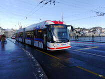 VBL - Trolleybus Nr.405 unterwegs auf der Linie 1 in Luzern am 09.12.2017