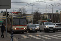 Leider fehlt die Kategorie  Tschechien Städte Ceske Budejovice , obwohl Budweis ein gut ausgebautes Bus- und Obus Netz hat.Hier ein nicht ganz neuer Skoda-OBus.
22.12.2017 12:22 Uhr.