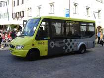 Mercedes Sprinter des SAD (S�dtiroler Autobus Dienst) im Einsatz als Citybus in I-39052 Kaltern. Bild aufgenommen im September 2008 am Kalterer Marktplatz
