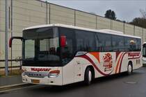WV 2059, Setra S 415UL von Voyages Wagener abgestellt nahe dem Busbahnhof 2 von Ettelbr�ck.  22.12.2017