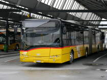 Postauto - Solaris  BE  820681 bei den Postauto Haltestellen auf den Dach des SBB Bahnhof Bern am 06.01.2017