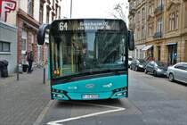 VGF/ICB Solaris Urbino 12 Wagen 220 am 13.01.18 in Frankfurt Hauptbahnhof Südseite