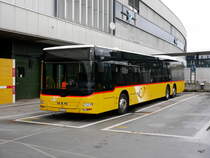 Postauto - MAN Lion`s City  BE 489256 bei den Postauto Haltestellen auf den Dach des SBB Bahnhof Bern am 06.01.2017